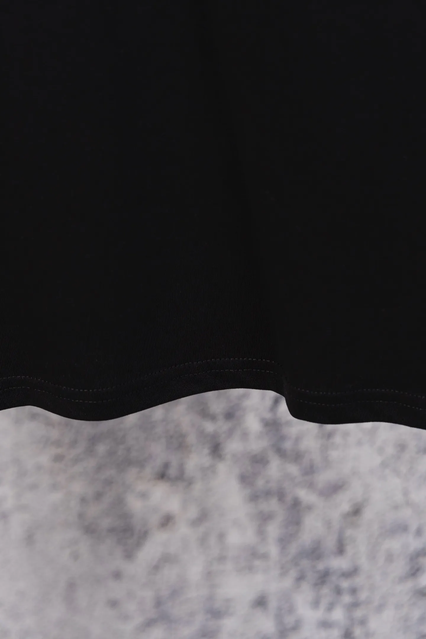 P190 Ralph Lauren solid color pony embroidered logo round neck long-sleeved T-shirt. New model on the market. 25ss. Heavy wash. The front panel is matched with a small logo and the back panel is patch-embroidered. Long-sleeved T-shirt for couples. A high-end simple style that you will never get tired of. Pocket patch embroidery is simple style. Advanced temperament. Perfect details. 💯 Classic logo logo on the upper body is super good-looking. Fabric: 300g. Size: s—xl. Color: black and white.